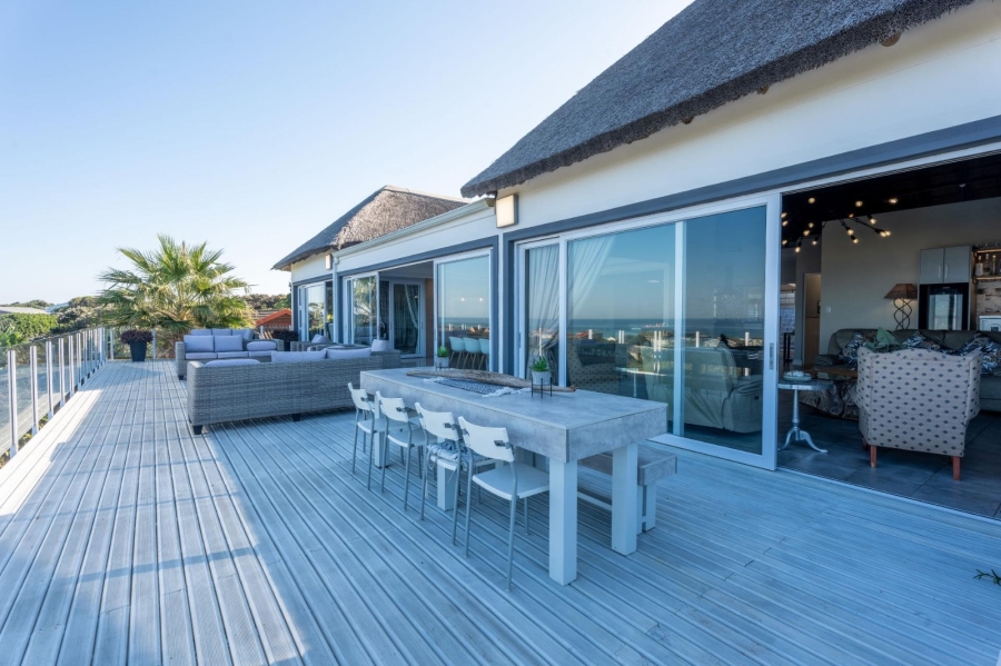 4 Bedroom Property for Sale in Cannon Rocks Eastern Cape